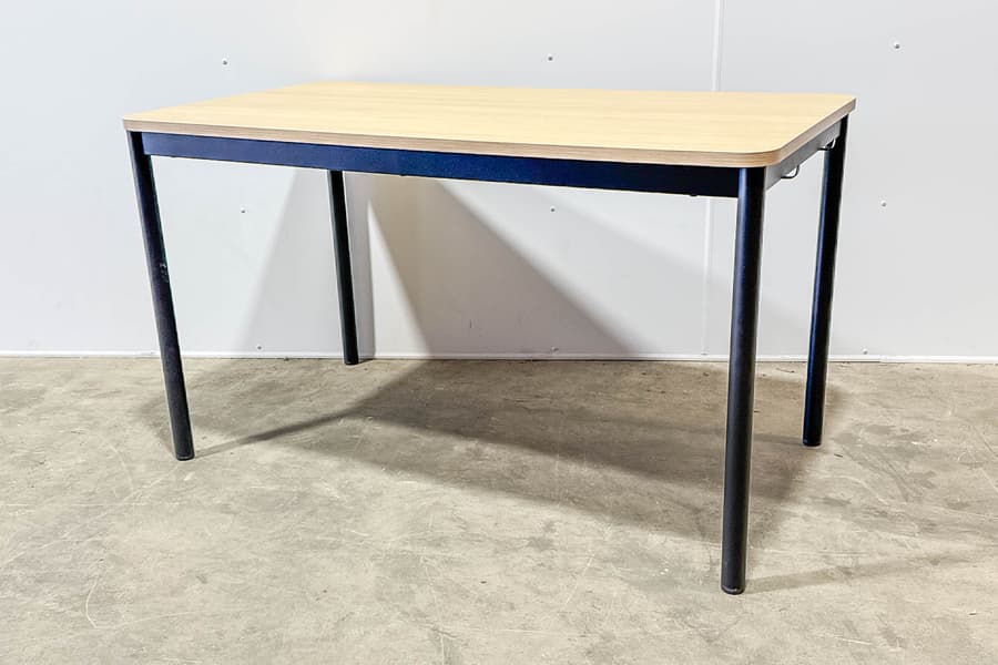 Schreibtisch